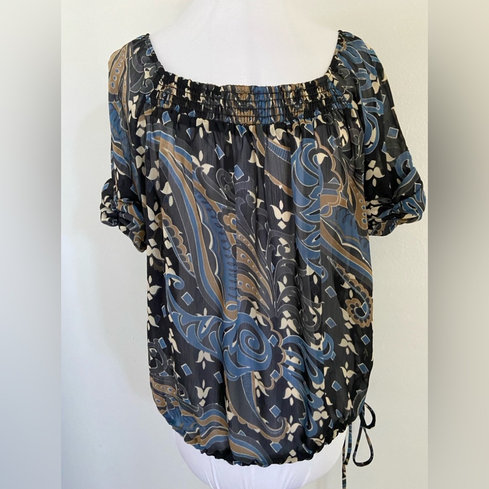 GIBSON BLOUSE IN GREAT CONDITION